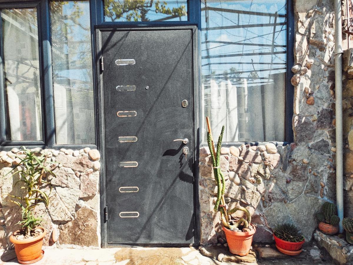 Guesthouse Ttt-1 Tiflis Exterior foto